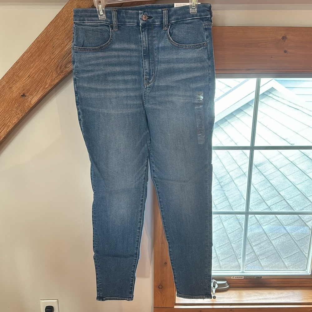 Women’s American Eagle curvy jeans, quantity -2